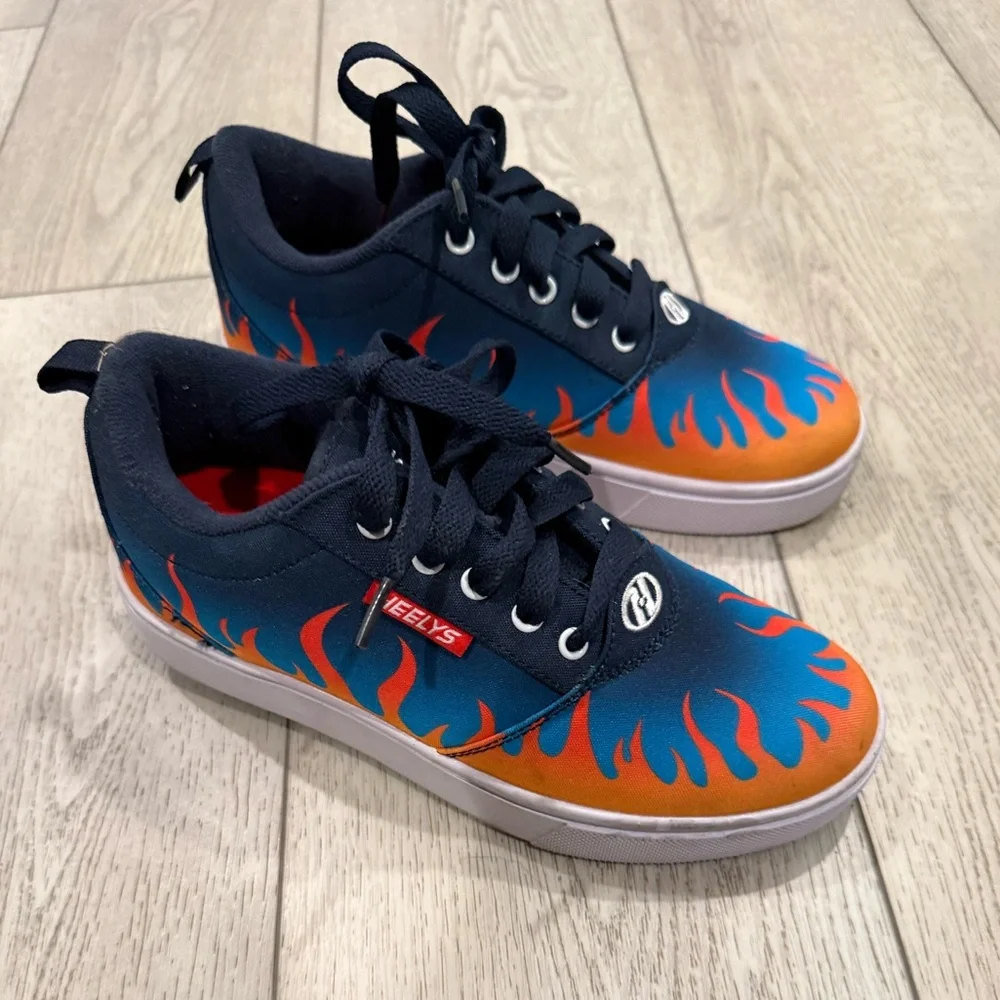 Heelys Pro 20 Flames Skate Shoe Kids Heelys Removable Wheel Size 5